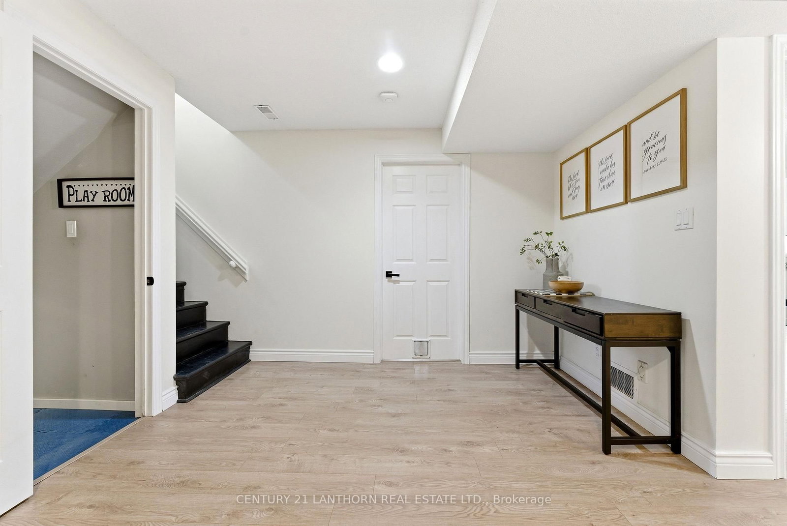 Detached House for sale at 75 Gearin Street, Quinte West, Ontario, K8V 6W1 - Murray Ward - MLS: X13020276