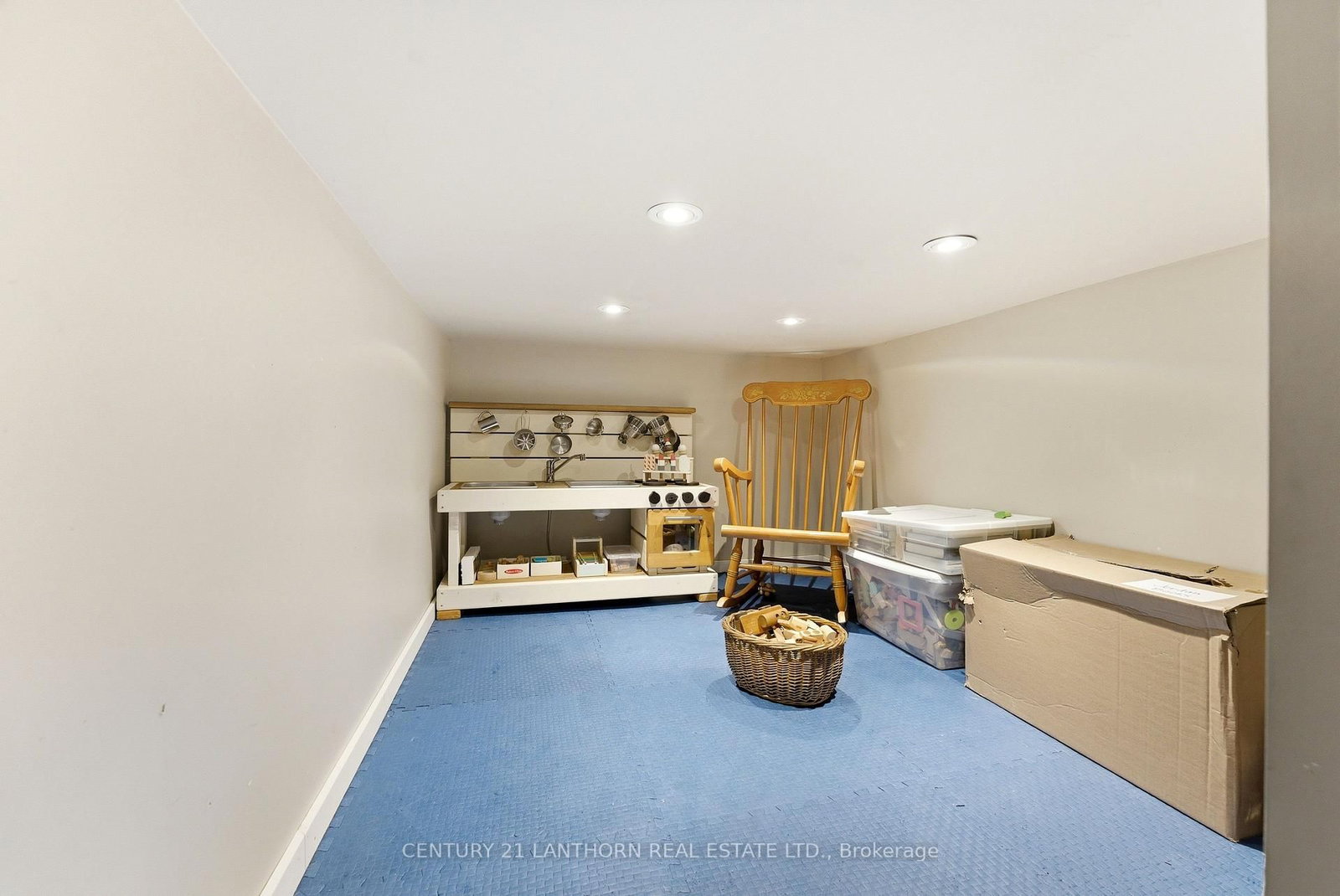 Detached House for sale at 75 Gearin Street, Quinte West, Ontario, K8V 6W1 - Murray Ward - MLS: X13020276