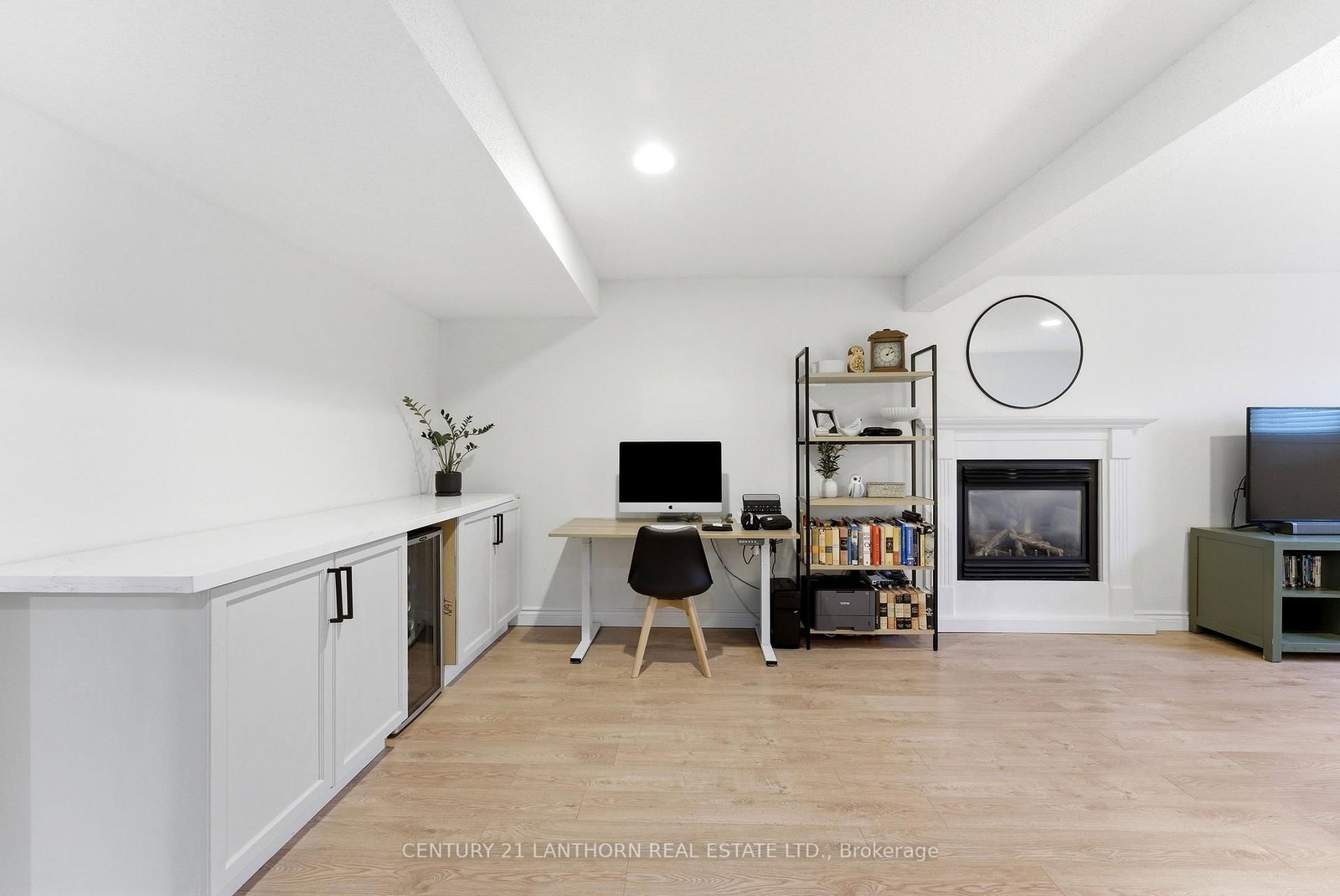 Detached House for sale at 75 Gearin Street, Quinte West, Ontario, K8V 6W1 - Murray Ward - MLS: X13020276