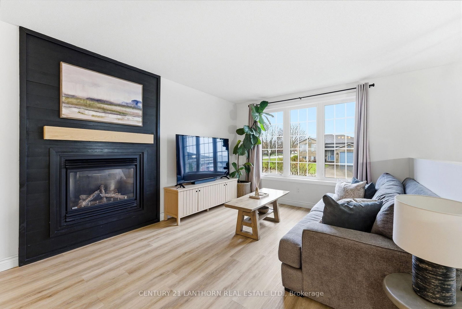 Detached House for sale at 75 Gearin Street, Quinte West, Ontario, K8V 6W1 - Murray Ward - MLS: X13020276