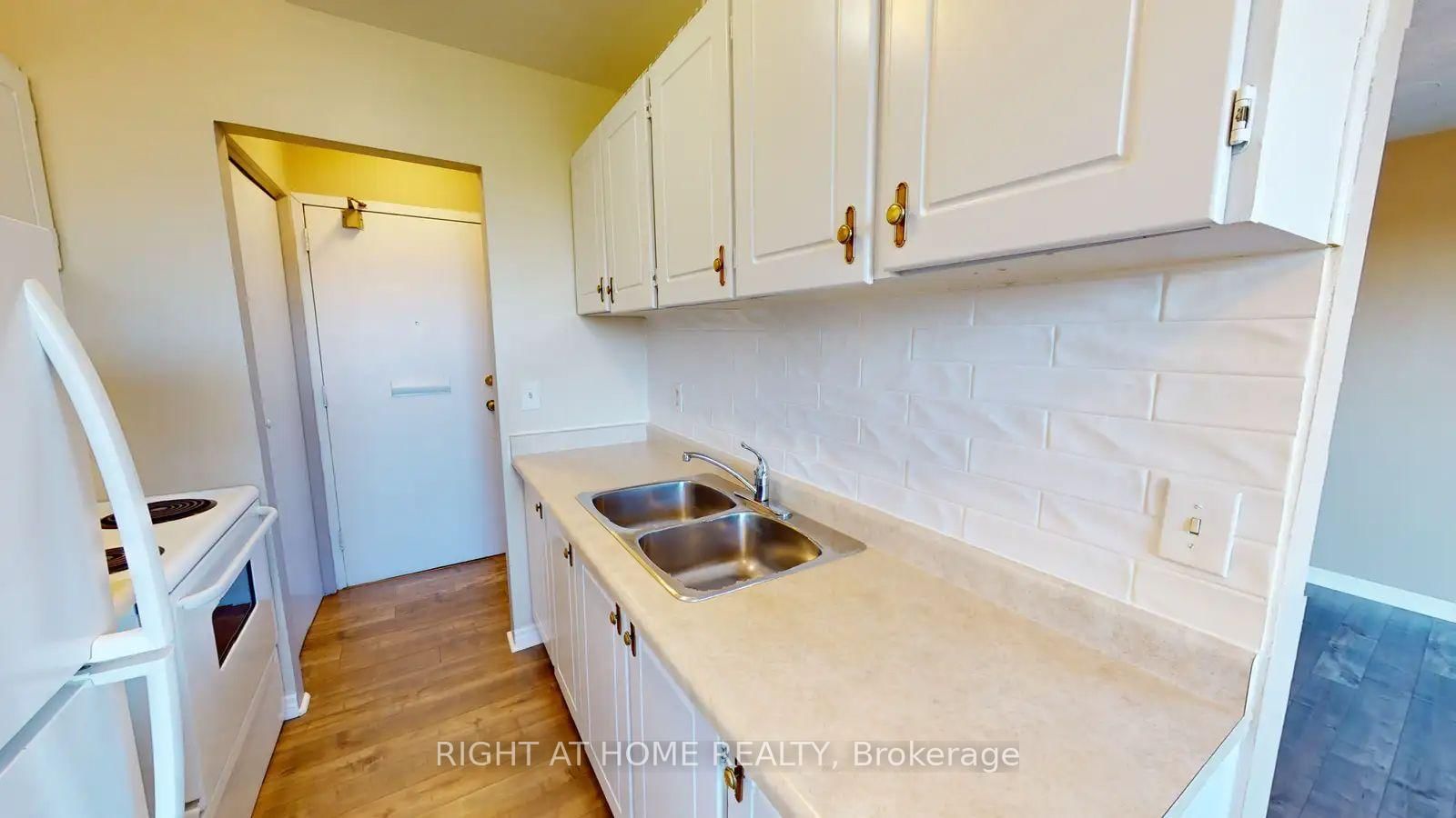 125 Forest Avenue, Unit 805 - Photo 6