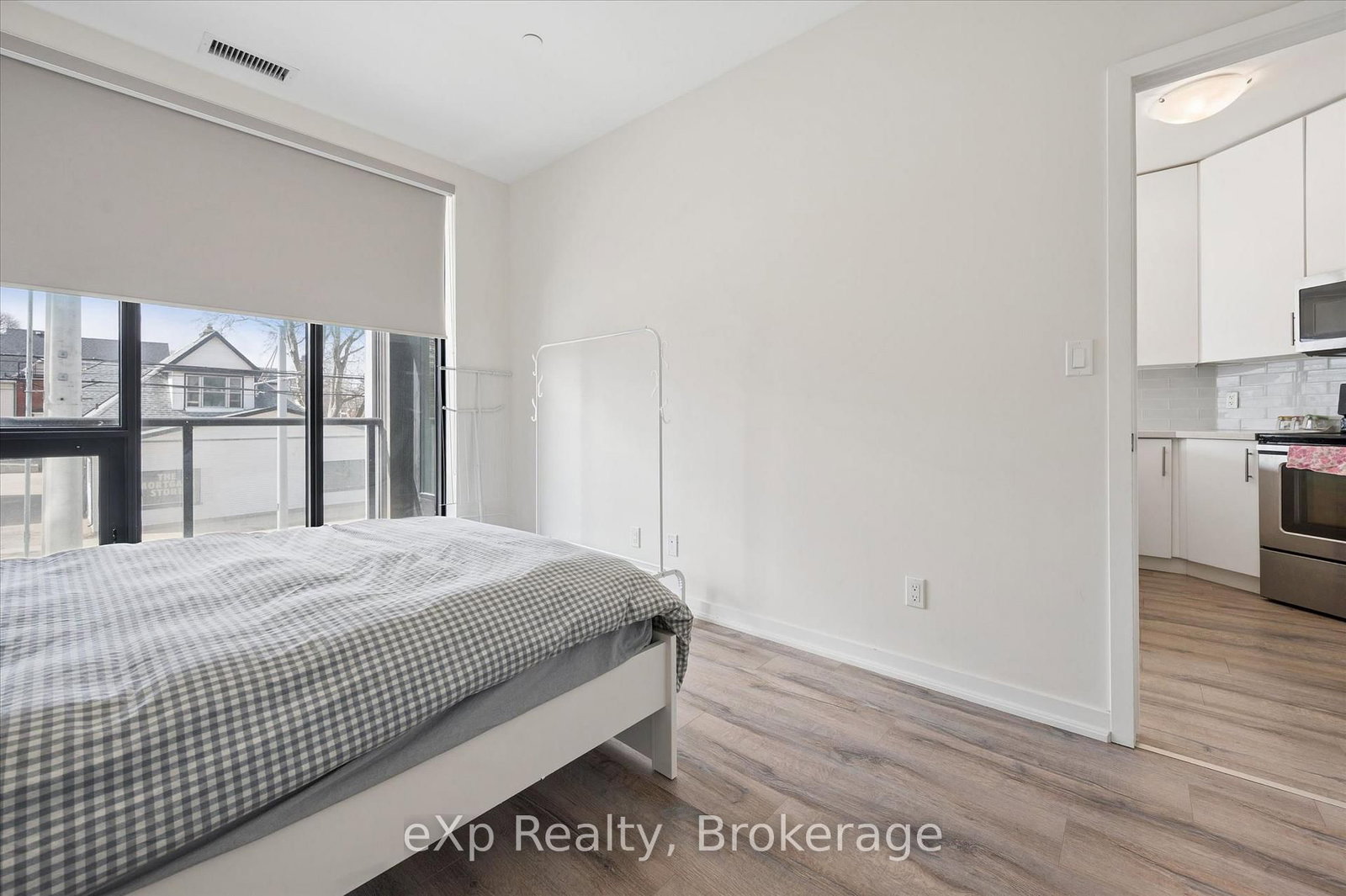 690 King Street W, Unit 202 - Photo 20