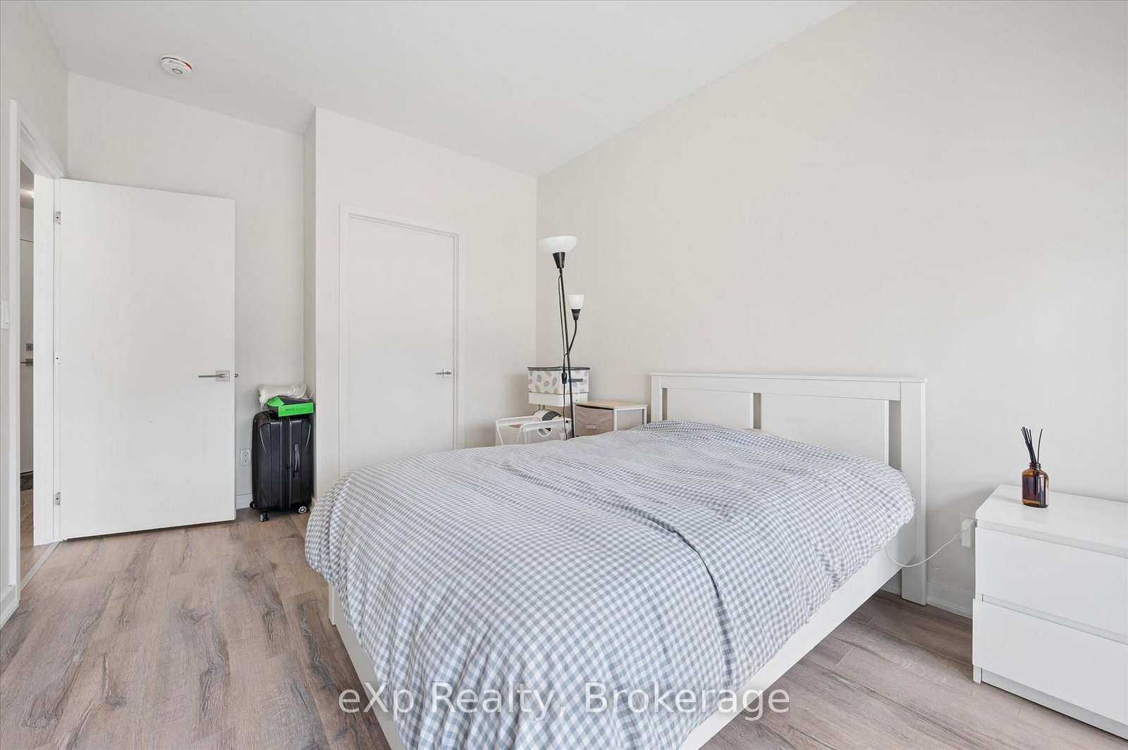 690 King Street W, Unit 202 - Photo 21