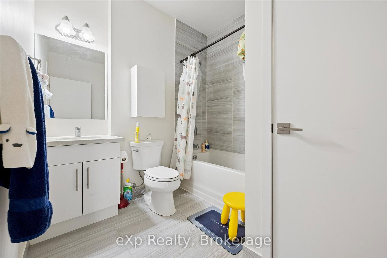 690 King Street W, Unit 202 - Photo 22