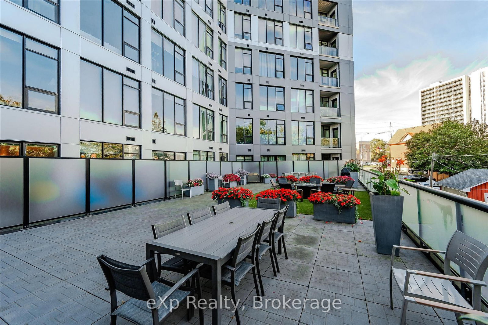 690 King Street W, Unit 202 - Photo 25