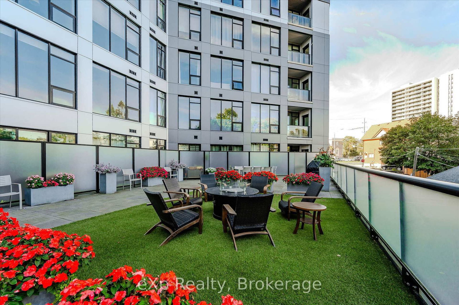 690 King Street W, Unit 202 - Photo 29