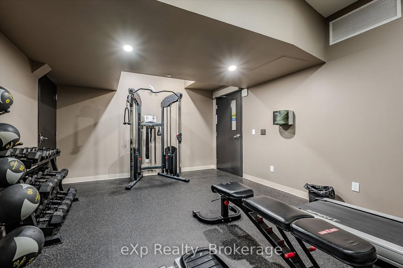 690 King Street W, Unit 202 - Photo 34