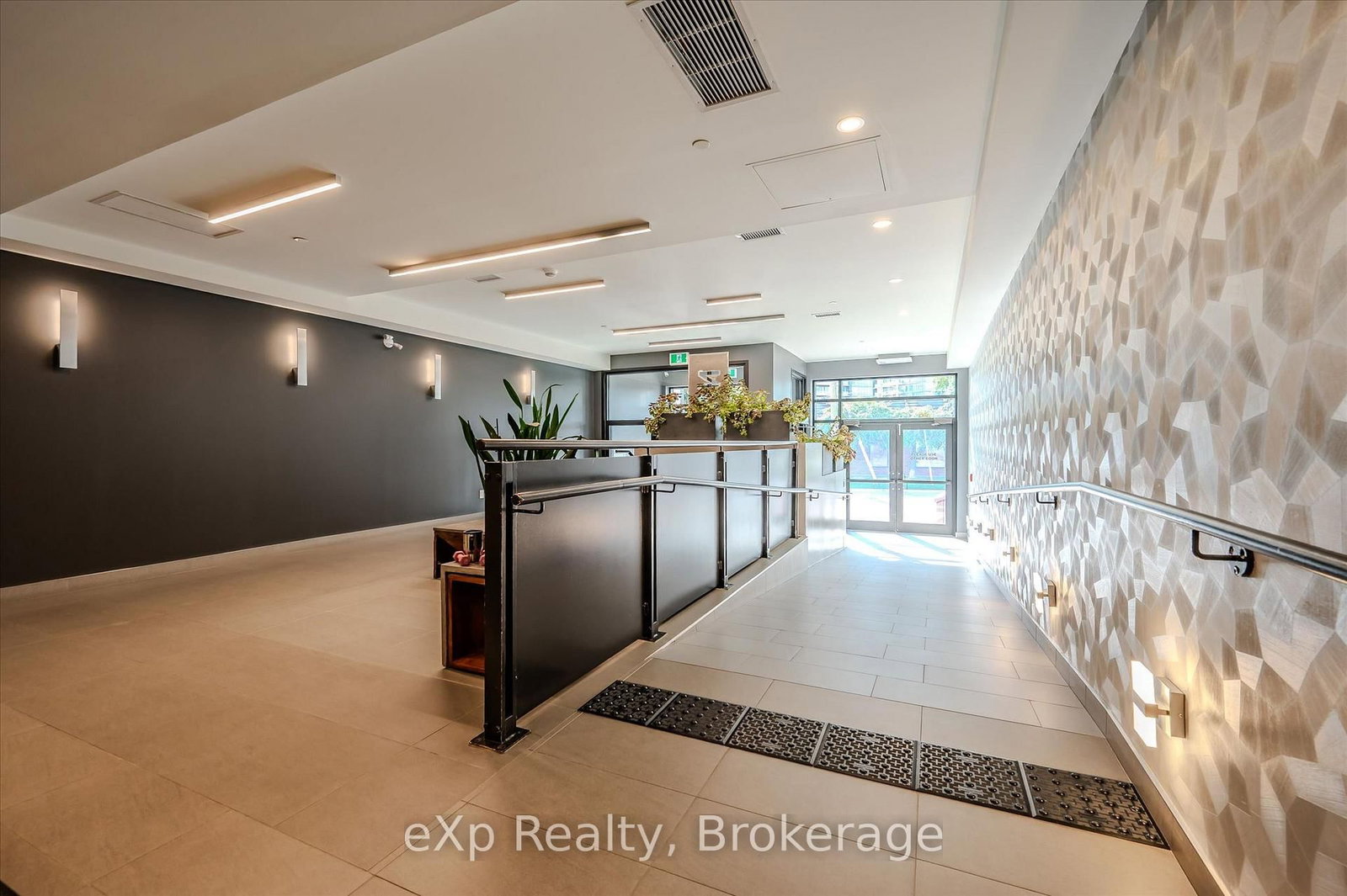 690 King Street W, Unit 202 - Photo 6