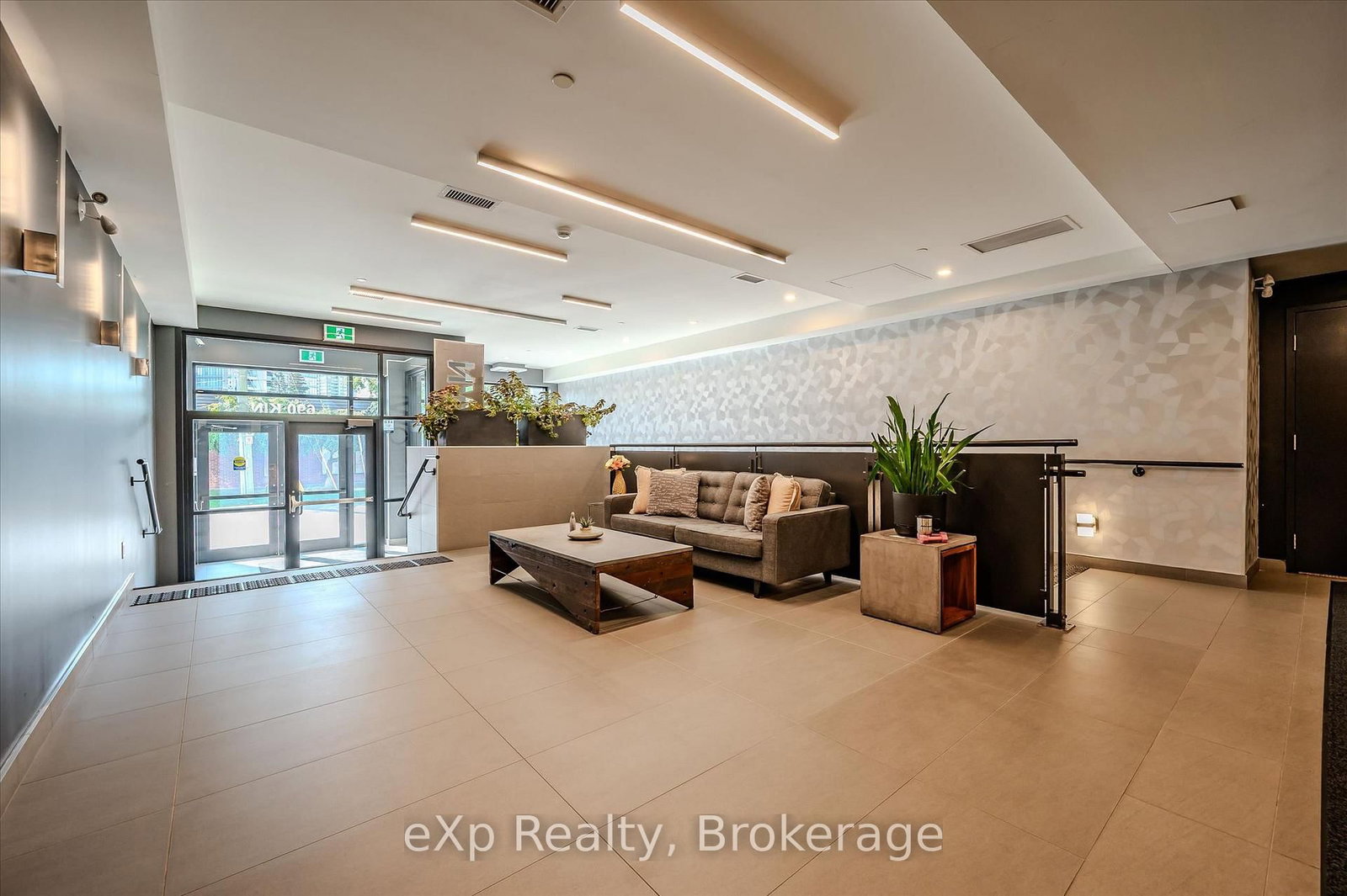 690 King Street W, Unit 202 - Photo 7