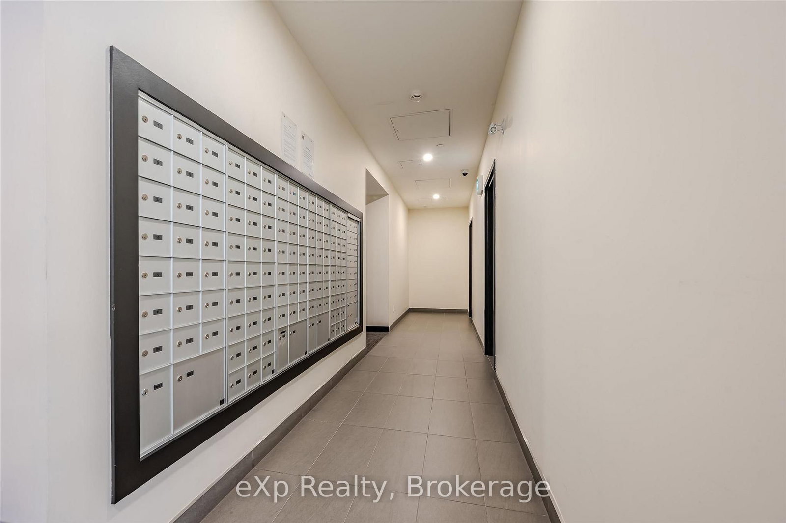 690 King Street W, Unit 202 - Photo 9