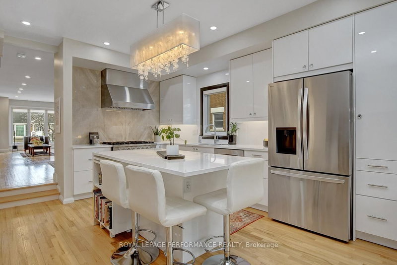 86 West Presland Rd, Ottawa, K1K 2C3 | Image 2