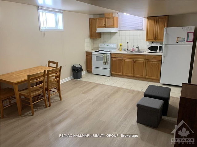 1721 QUEENSDALE Avenue