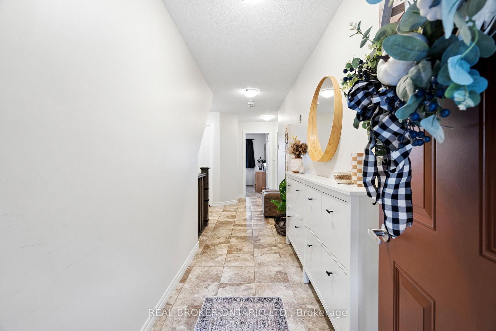 9 Guthrie Lane, Unit 9B - Photo 4