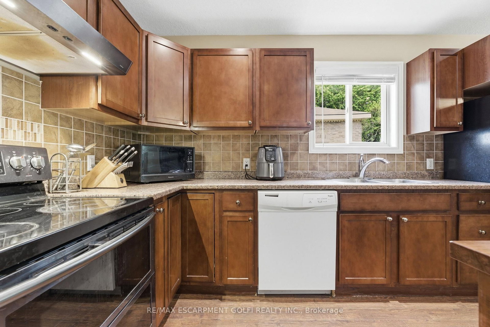 Detached House for sale at 95 West River Street, Brant, Ontario, N3L 2V4 - Paris - MLS: X13020758