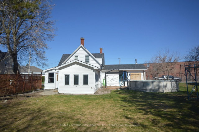 235 Renfrew Avenue W