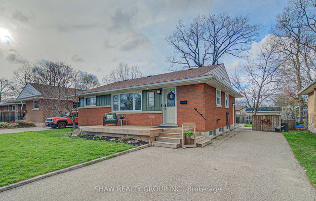 32 Ravine Drive