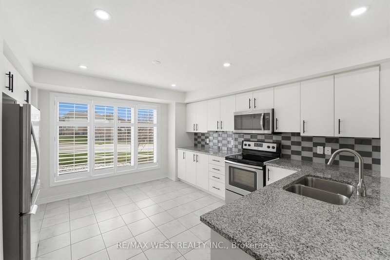 156 - 156 Watson Pkwy N, Guelph, N1E 0P6 | Image 3