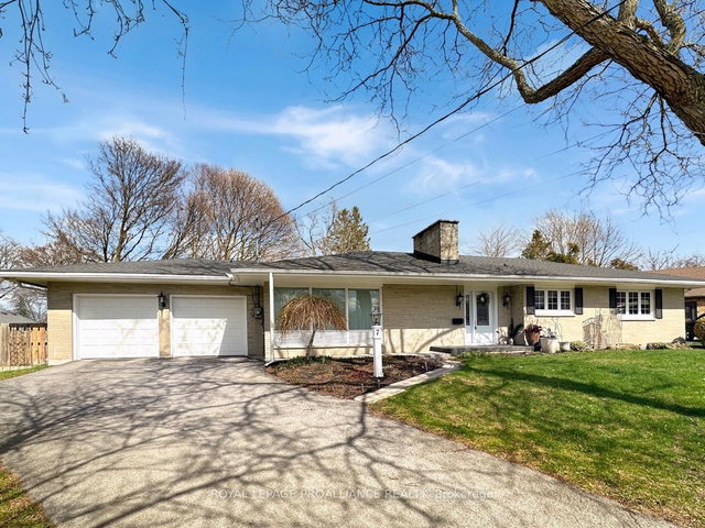 7 Eastwood Park Drive