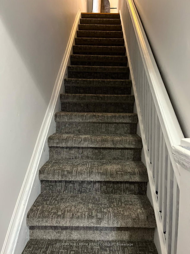 2 - 133 Spadina Avenue