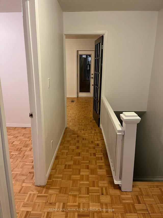 2 - 133 Spadina Avenue