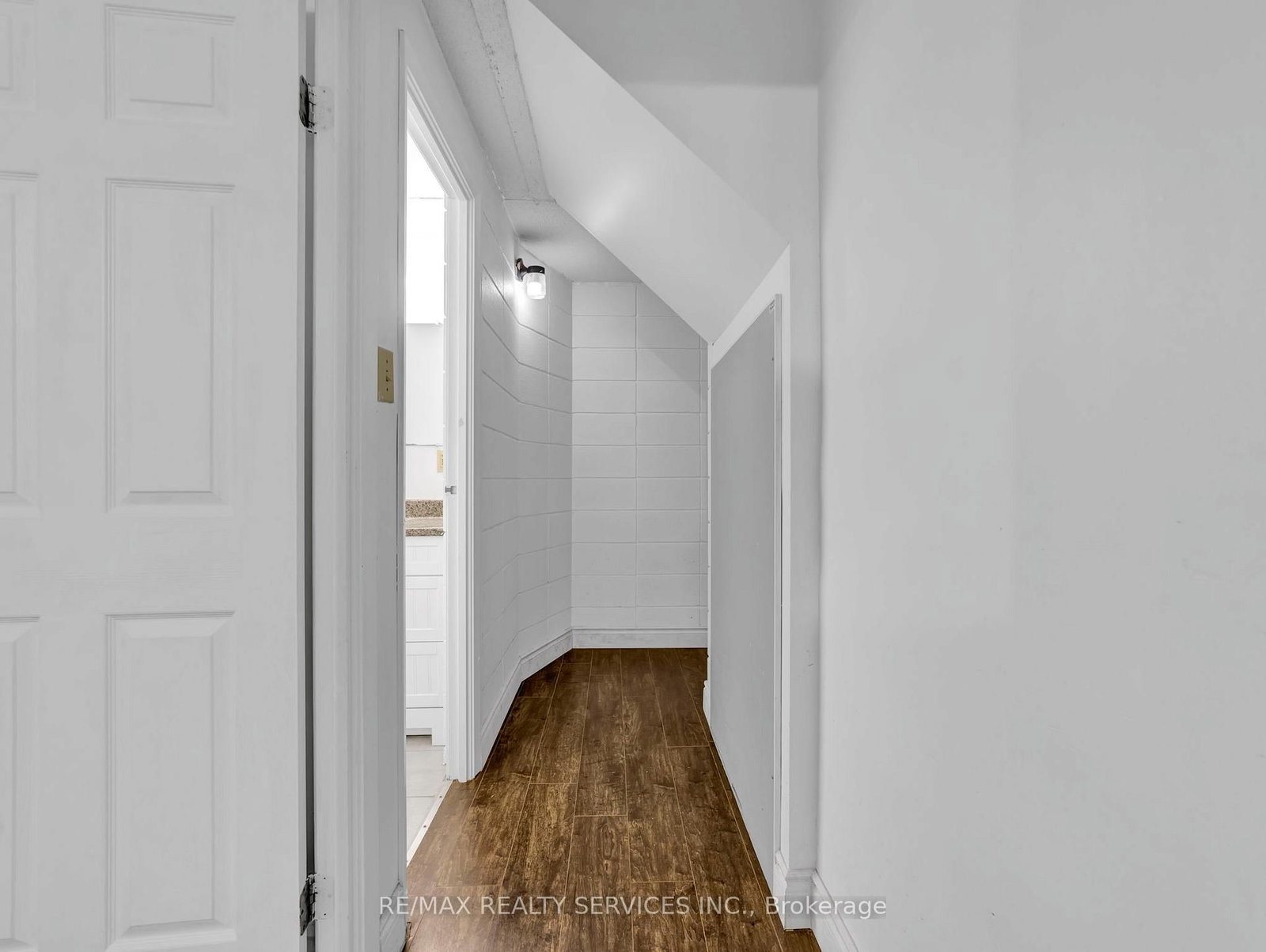 30 Hickory Street E, Unit 103 - Photo 14