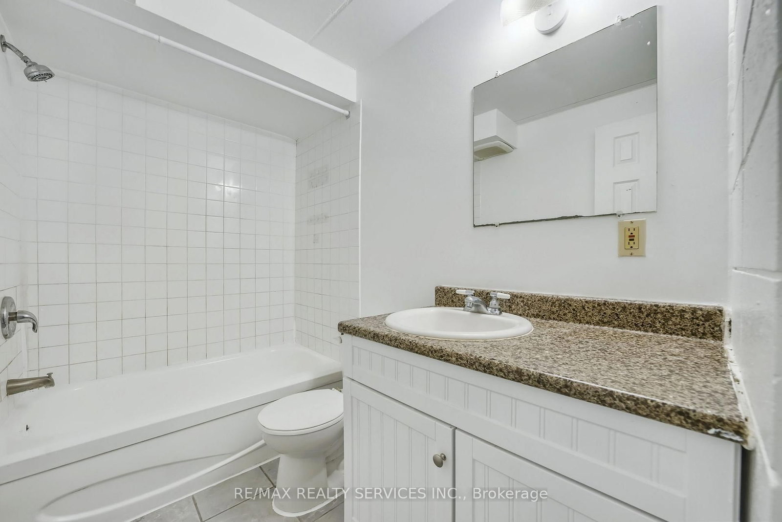 30 Hickory Street E, Unit 103 - Photo 15