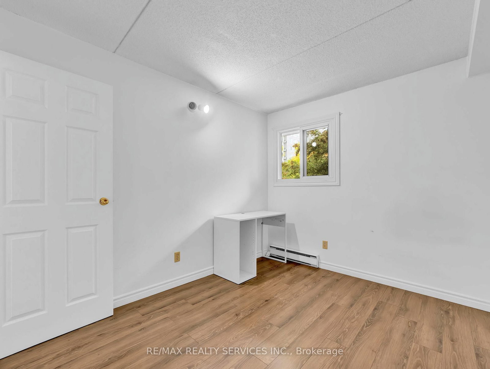 30 Hickory Street E, Unit 103 - Photo 19