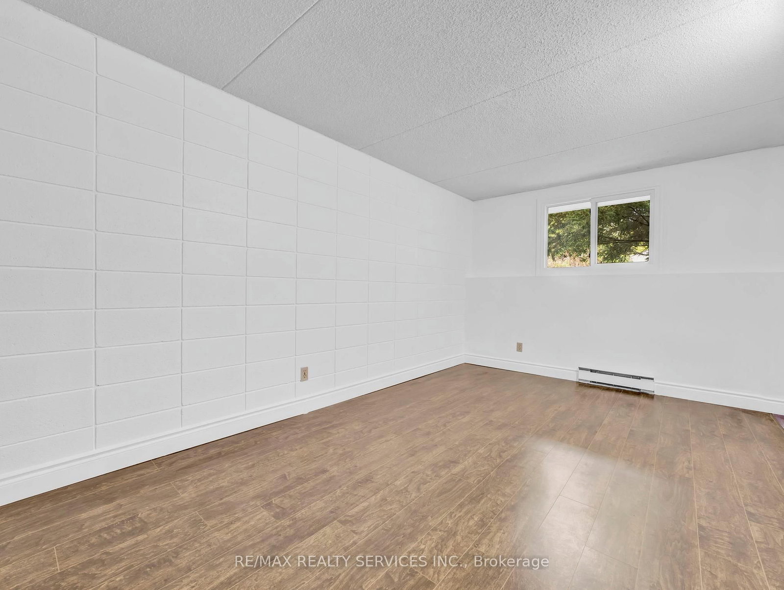 30 Hickory Street E, Unit 103 - Photo 20