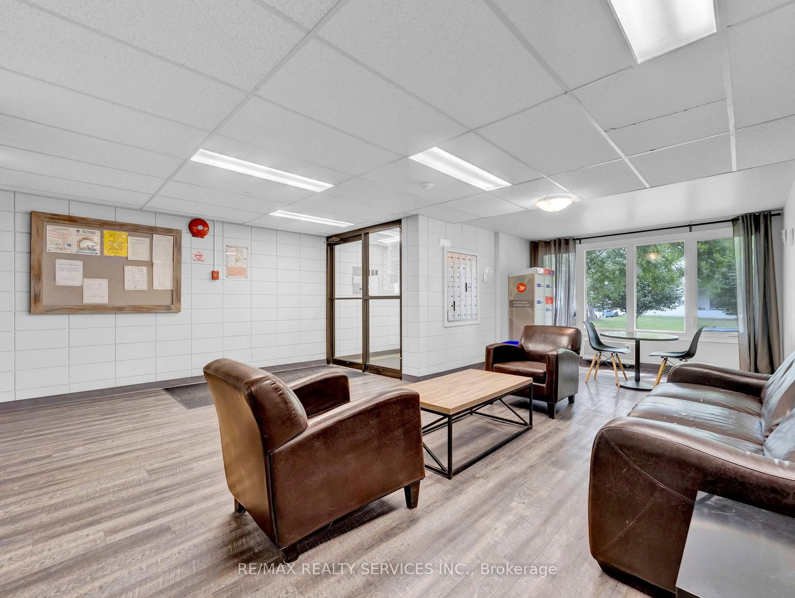 30 Hickory Street E, Unit 103 - Photo 24