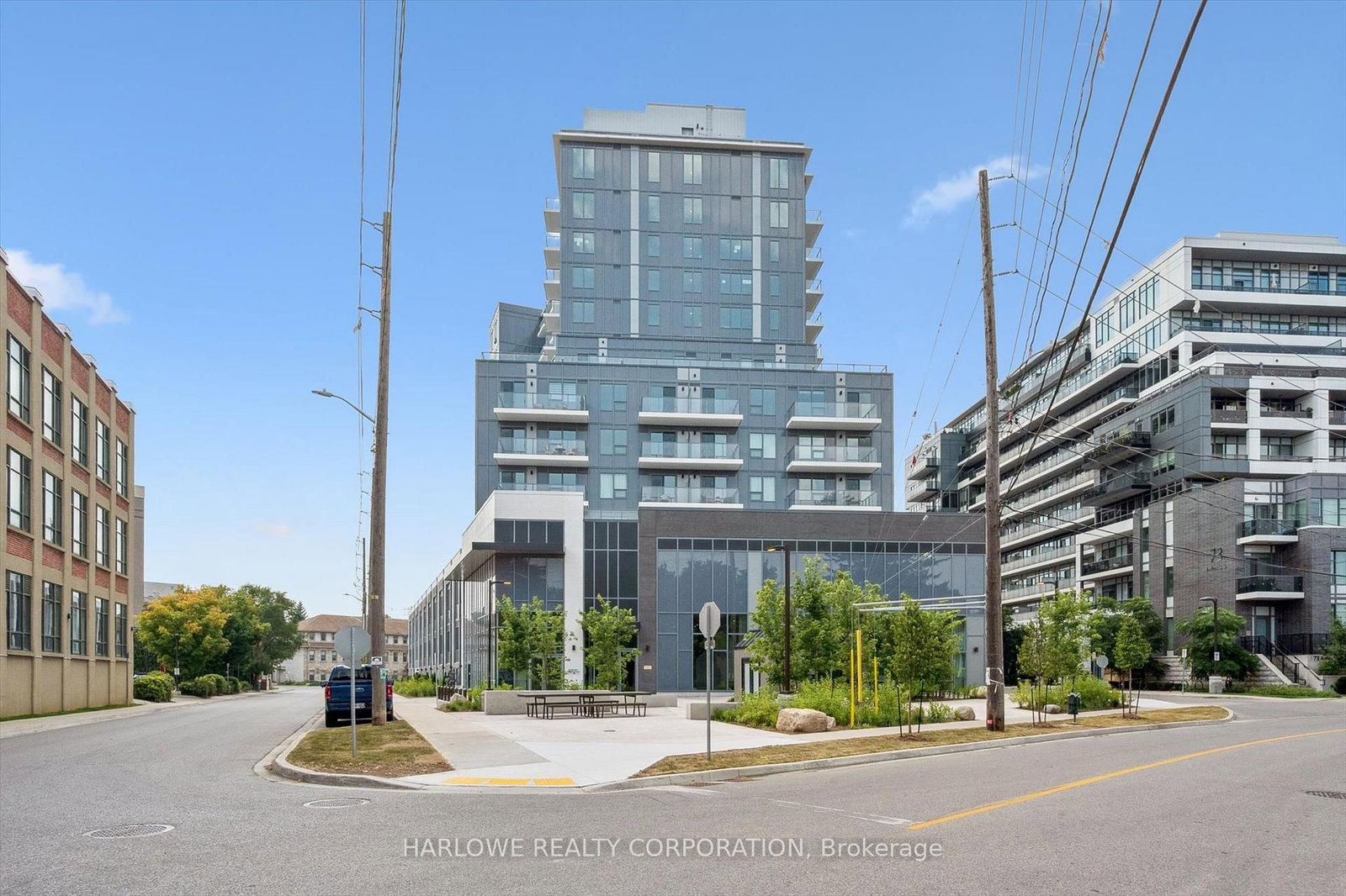93 Arthur Street S, Unit 806