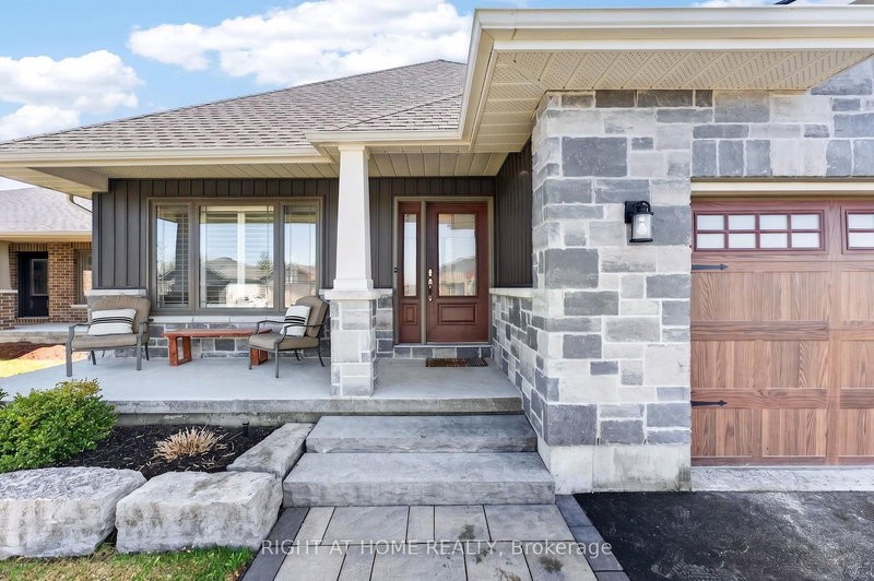 27 Woodburn Dr, Quinte West, K8V 0E1 | Image 2