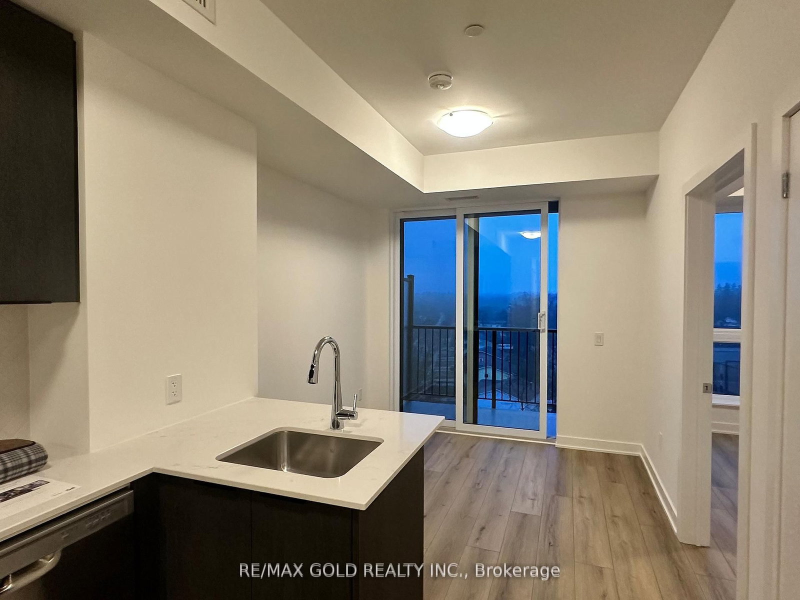 312 Erb Street W, Unit 605 - Photo 11