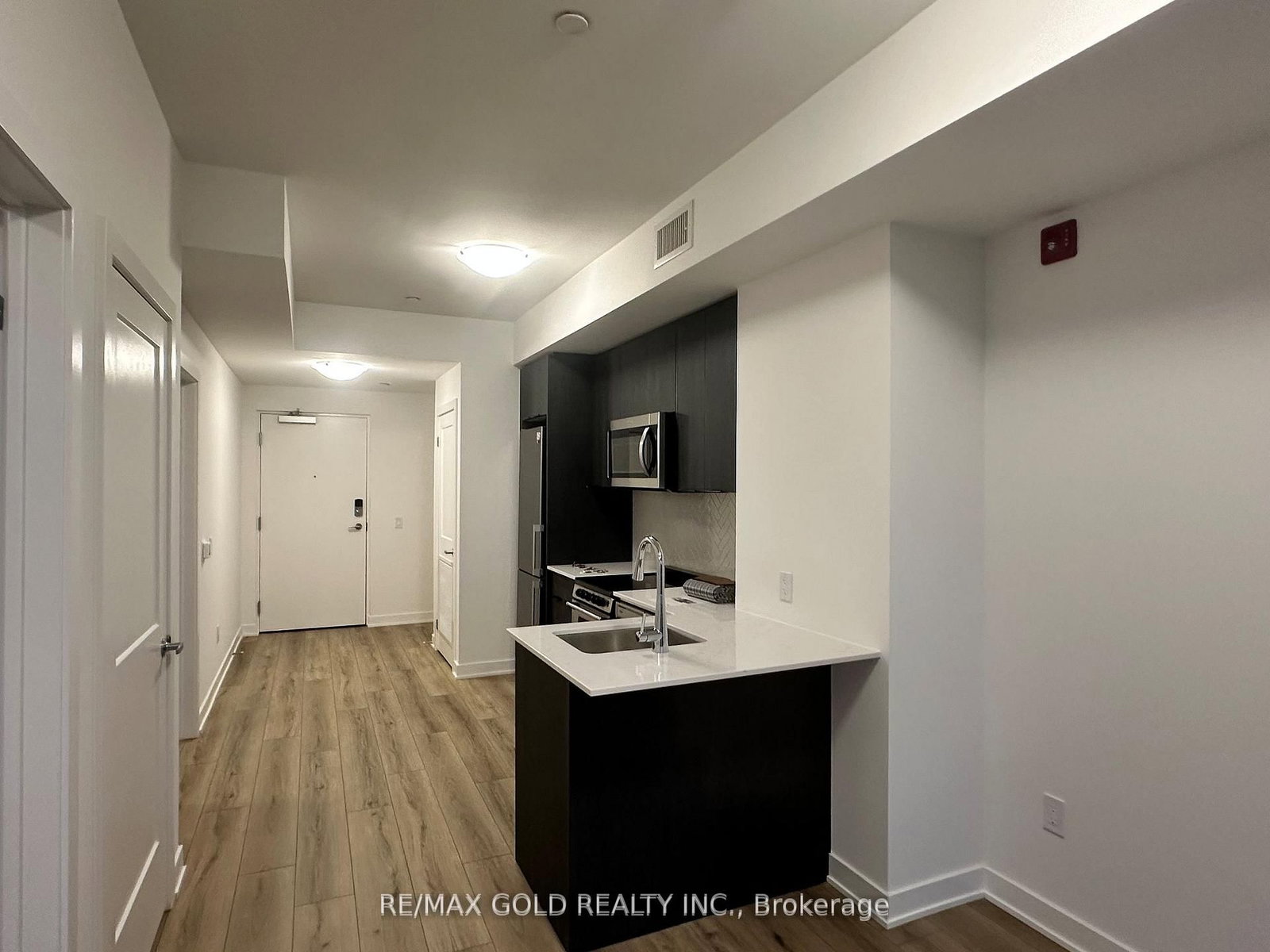 312 Erb Street W, Unit 605 - Photo 13