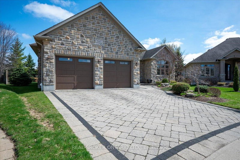 945 RIVERSTONE Crt, Kitchener, N2P 0A3 | Image 2