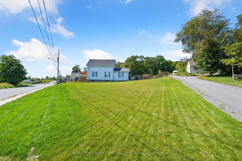 14 Alexander St, Port Hope, L1A 1B2 | Image 3