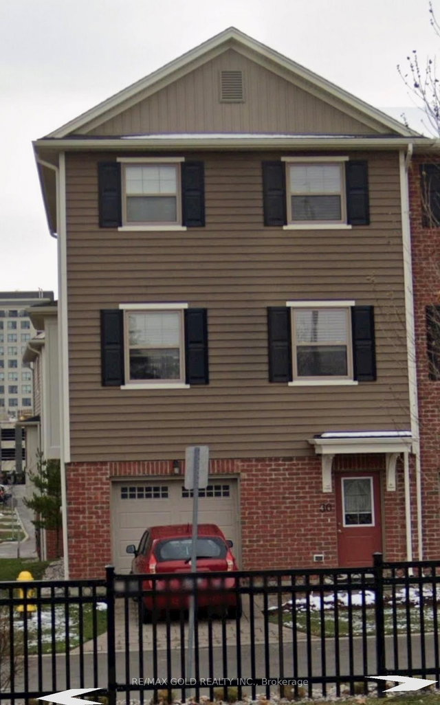 30 - 3025 SINGLETON Avenue