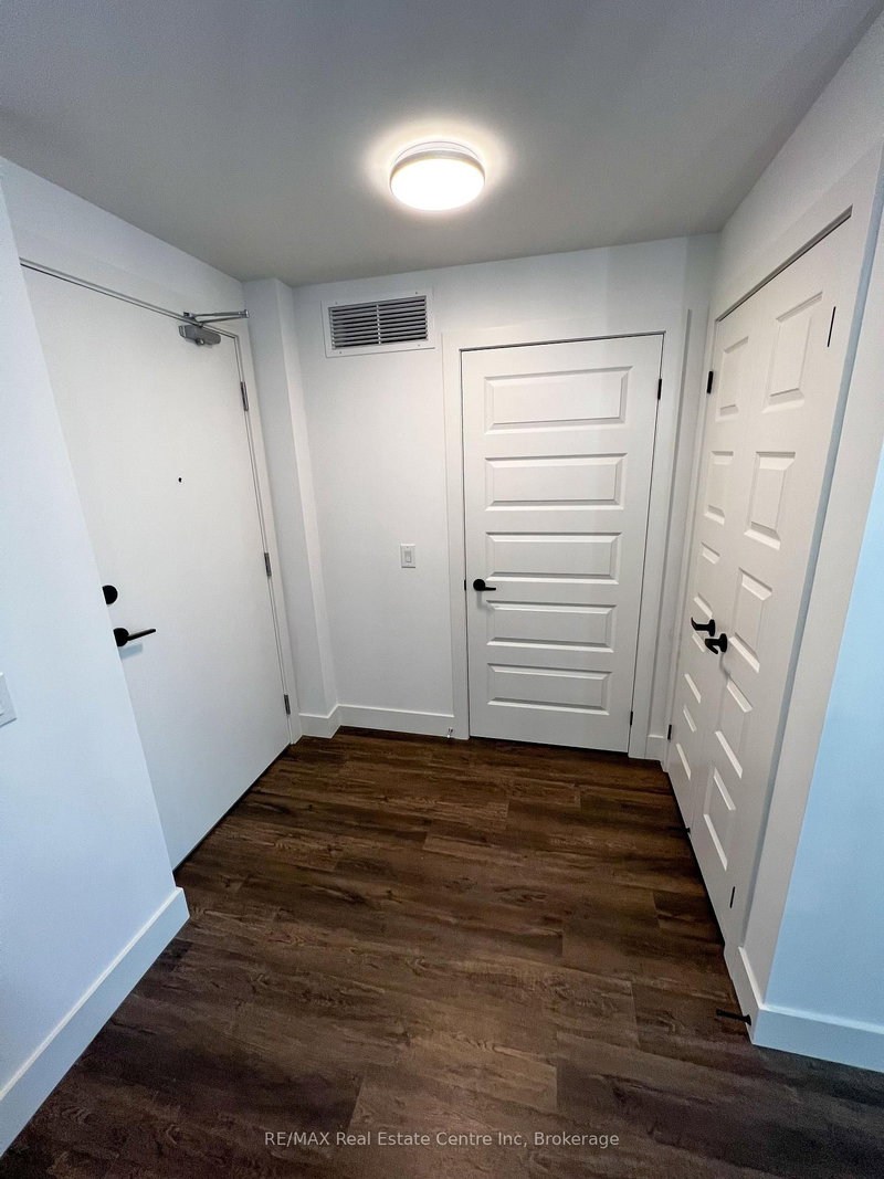 602 - 26 Lowes Rd W, Guelph, N1G 0H4 | Image 2