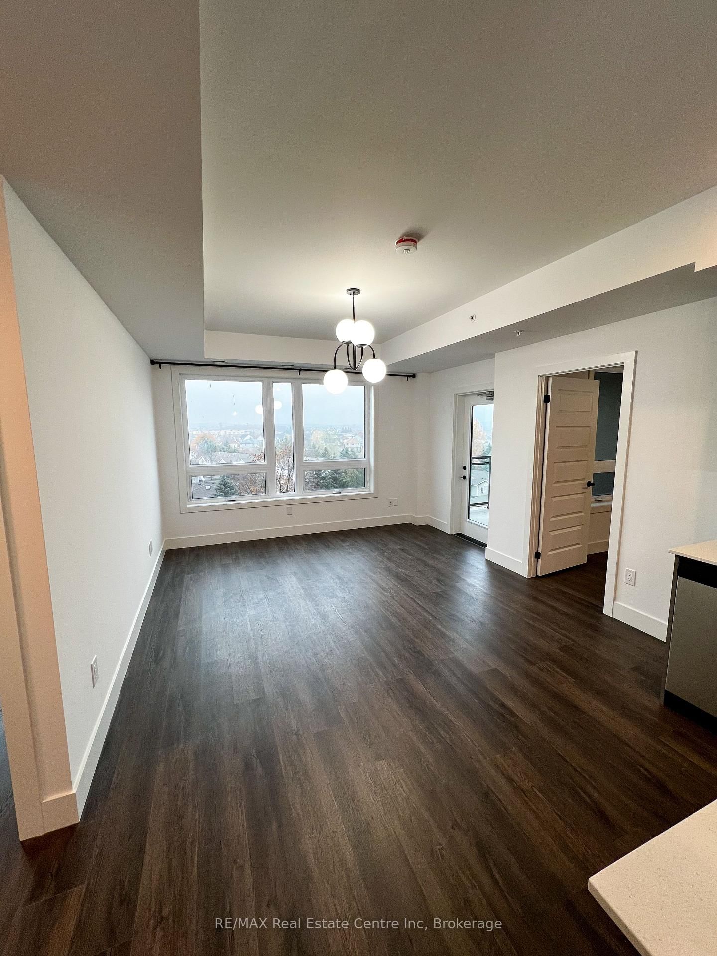 26 Lowes Road W, Unit 602 - Photo 4