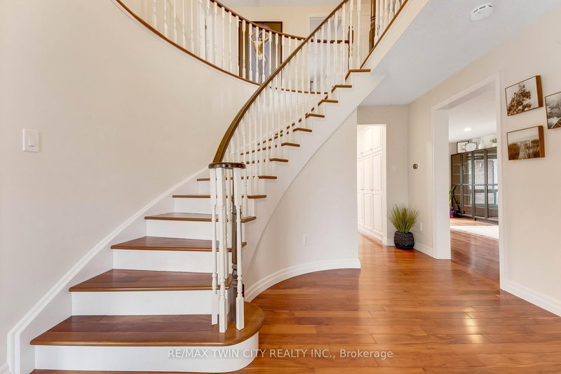 109 Ashberry Pl, Waterloo, N2T 1G8 | Image 3