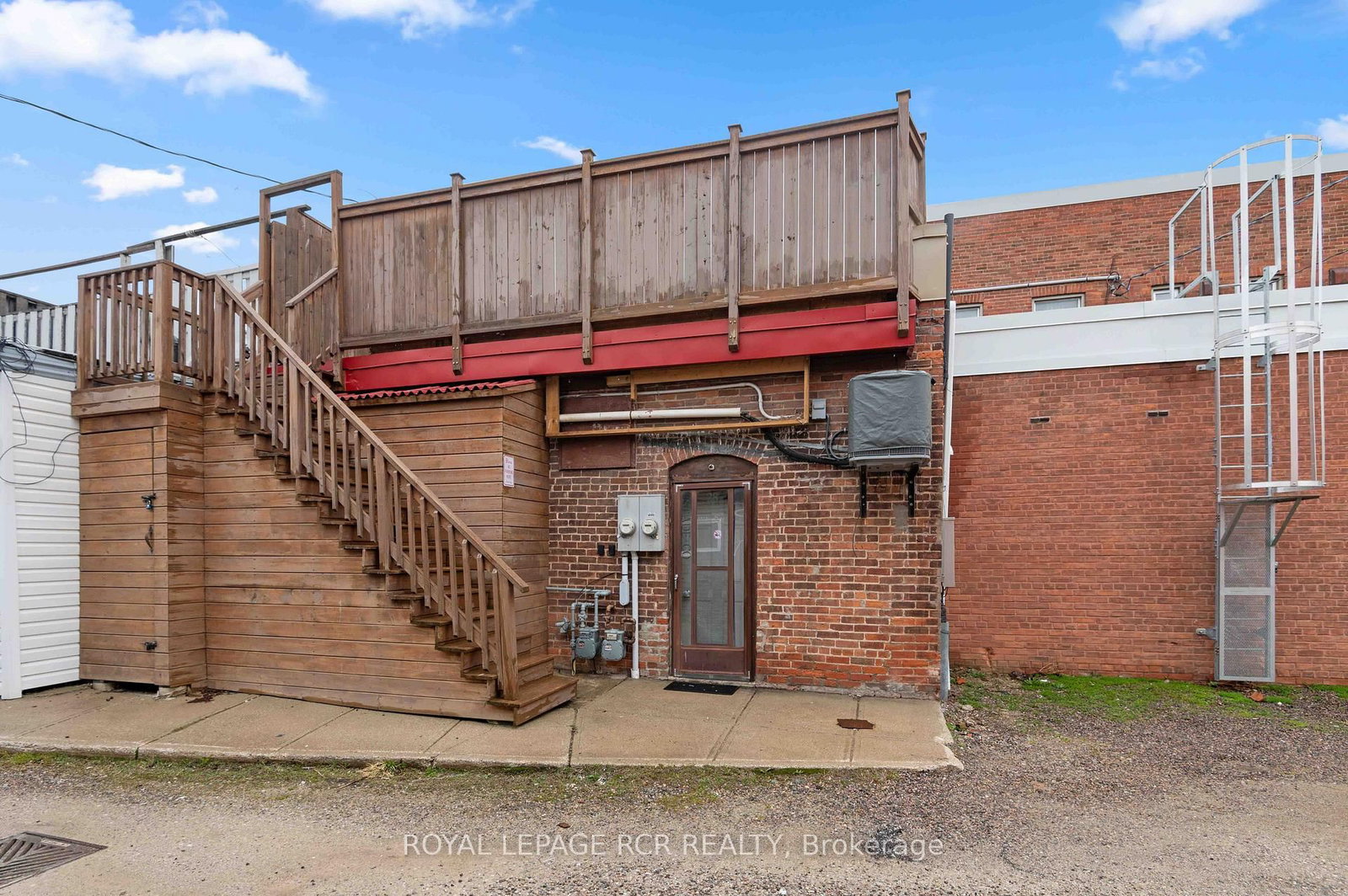 28 SYKES Street N - Photo 25