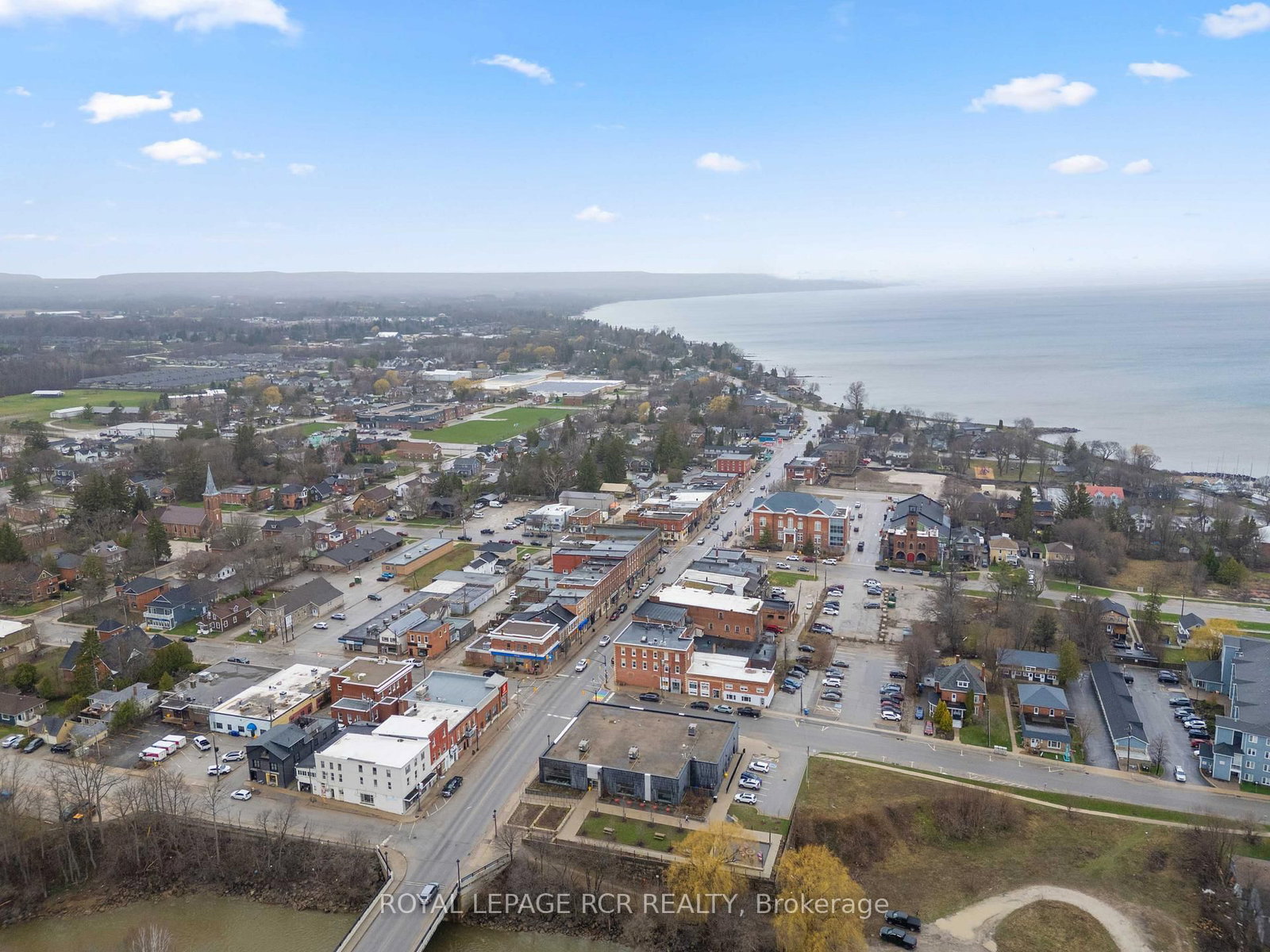 28 SYKES Street N - Photo 4