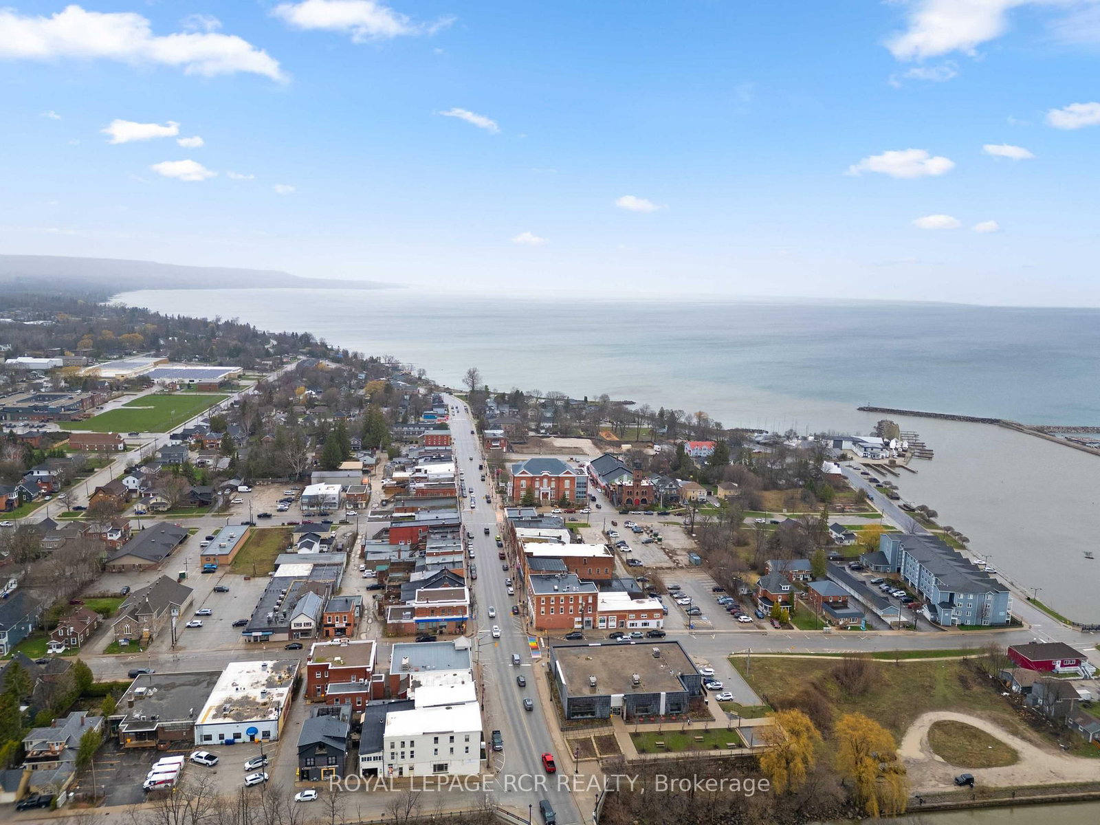 28 SYKES Street N - Photo 5