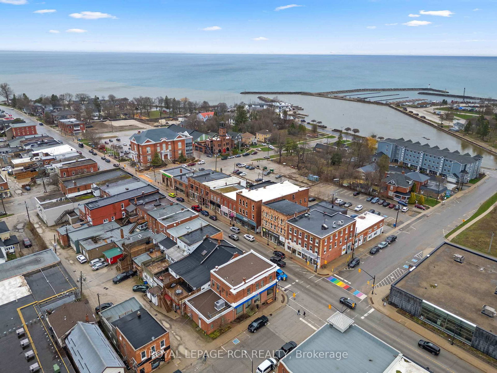 28 SYKES Street N - Photo 7