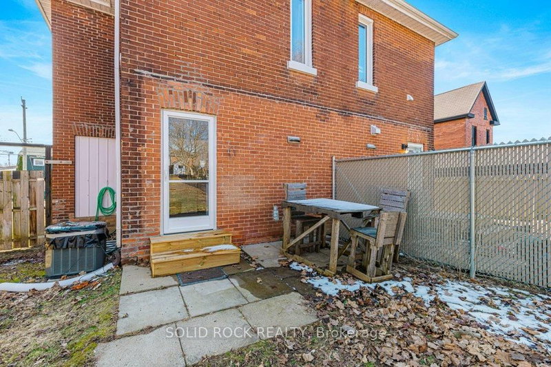 190 Church St, Brockville, K6V 3Y2 | Image 2