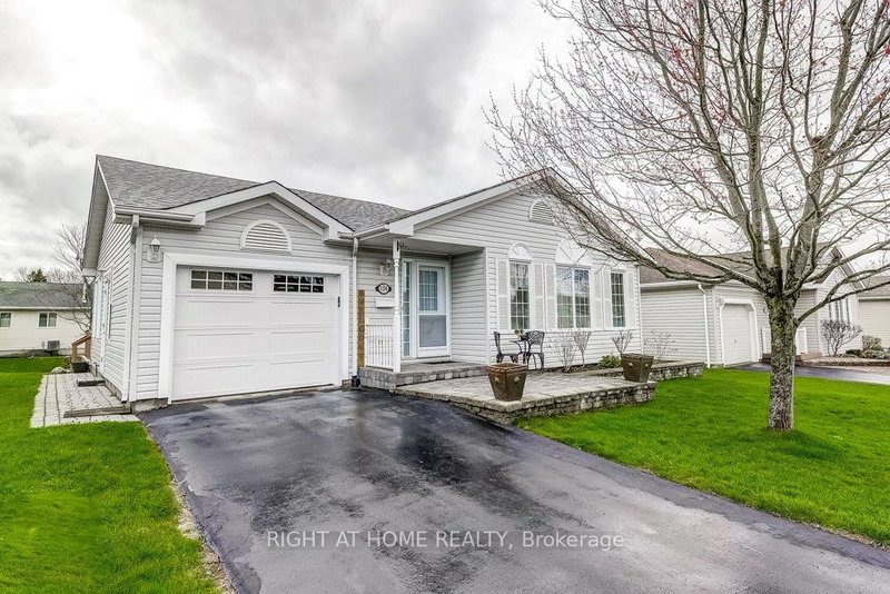 126 Glenariff Dr, Hamilton, L8B 1A5 | Image 2