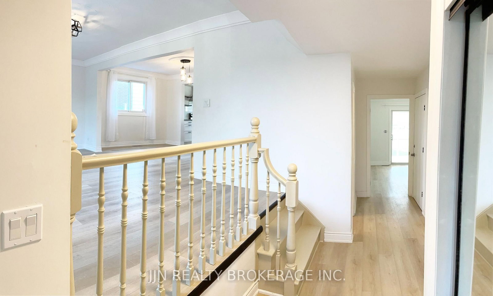 54 Nello Street - Photo 2