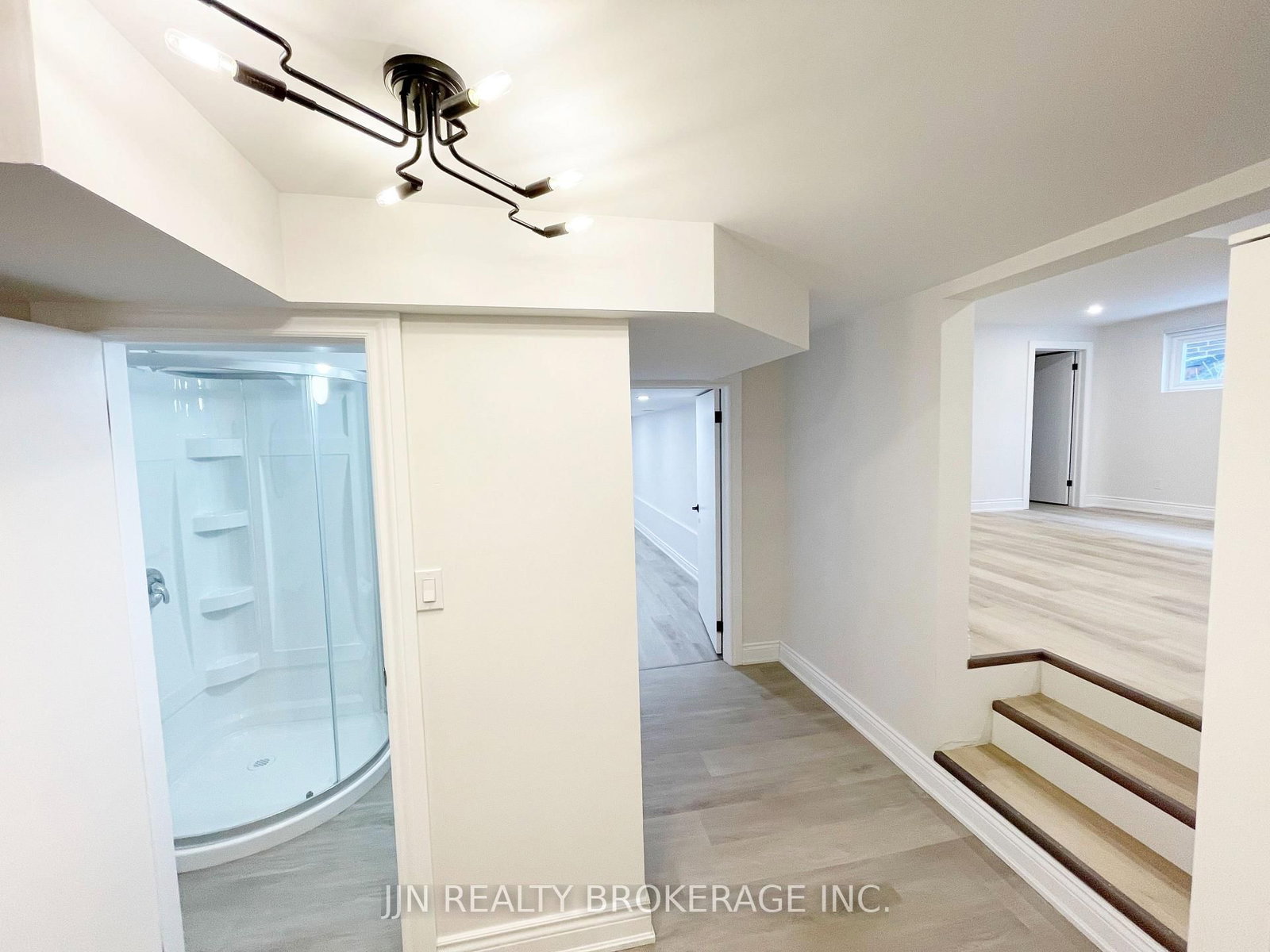 54 Nello Street - Photo 34