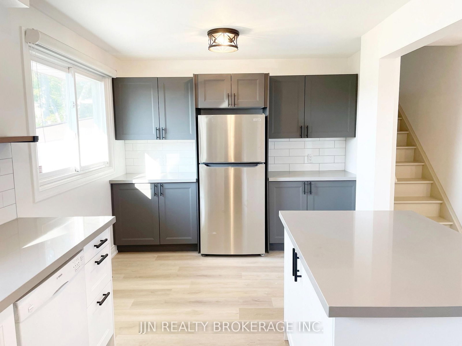 54 Nello Street - Photo 8