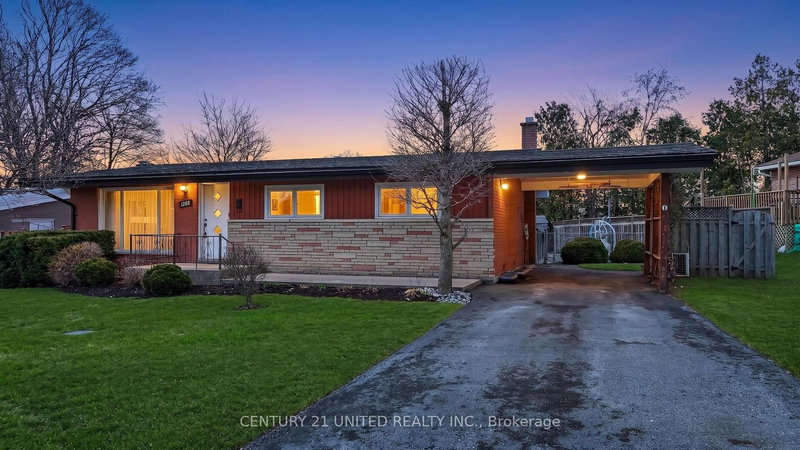 home for sale on 1288 Algonquin Boulevard