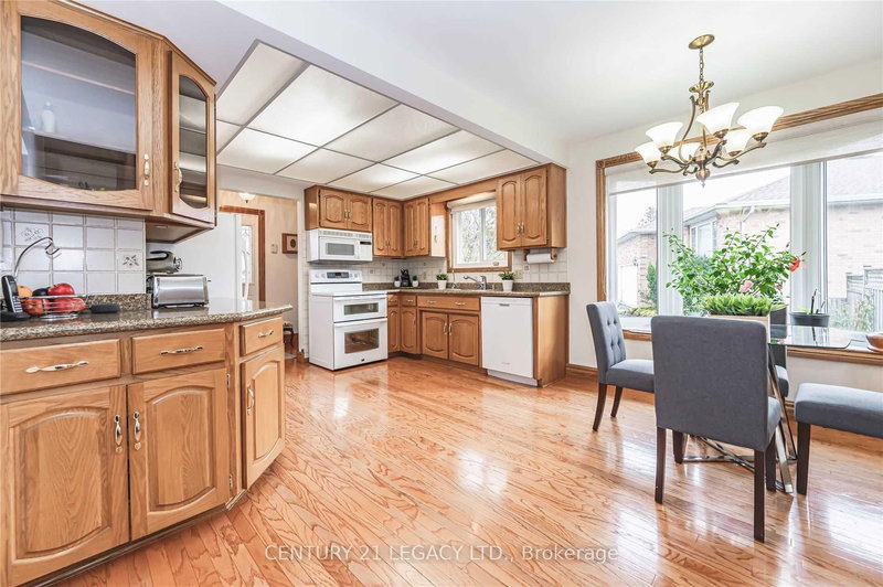 (Upper) - 2067 Old Mill Rd, Kitchener, N2P 1E4 | Image 2